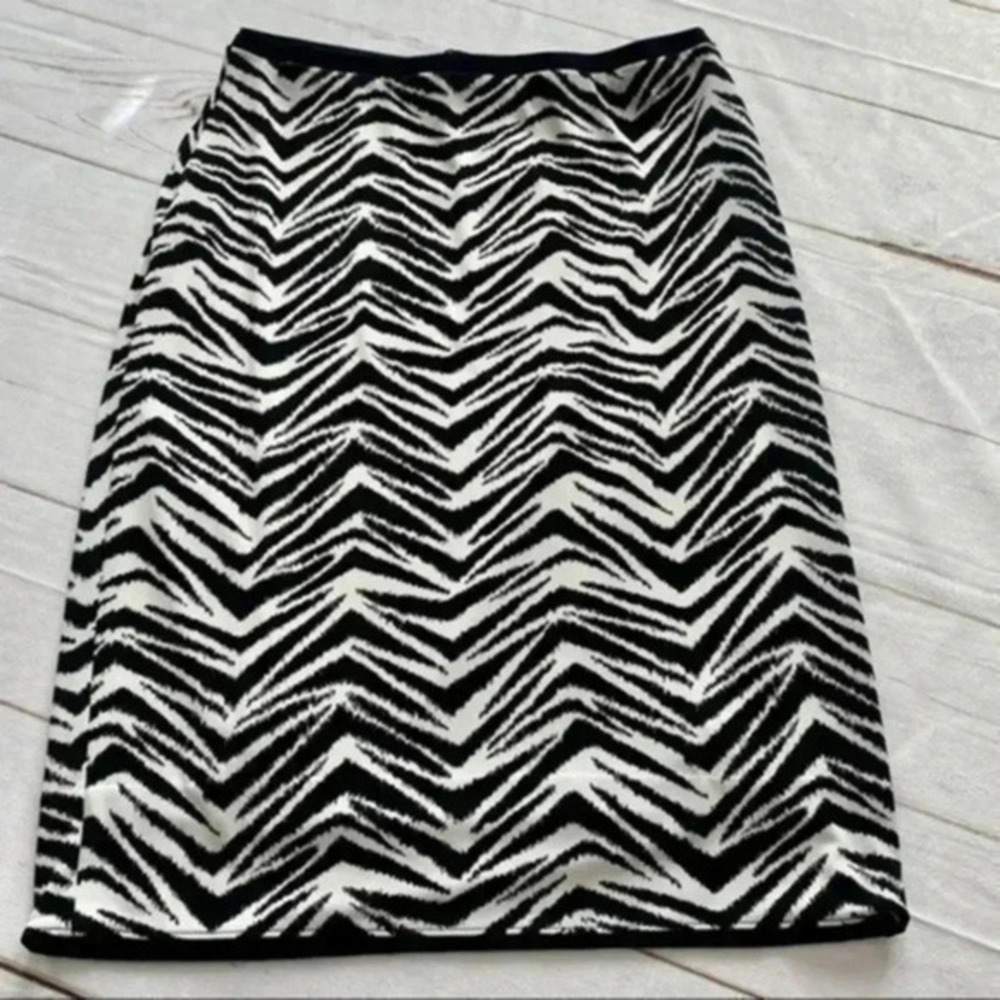 WHITE HOUSE BLACK MARKET ZEBRA Print Skirt